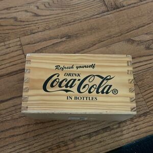 Coca-cola mini crate with 3 glasses